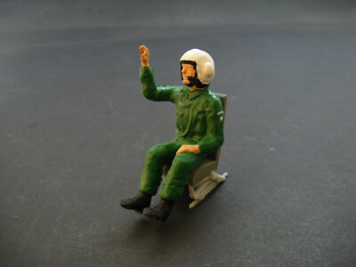 Figur Pilot 02 sitzend 1:24 Resin