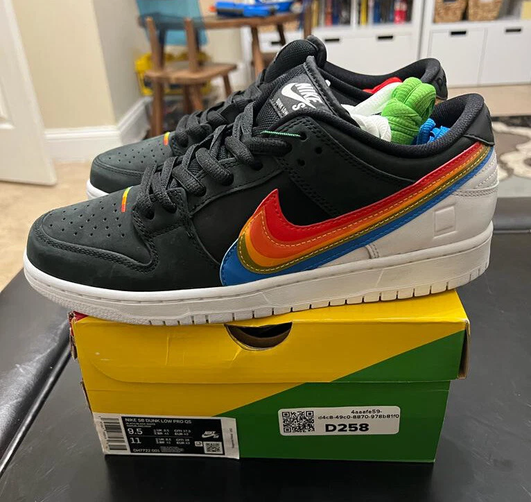 polaroid nike