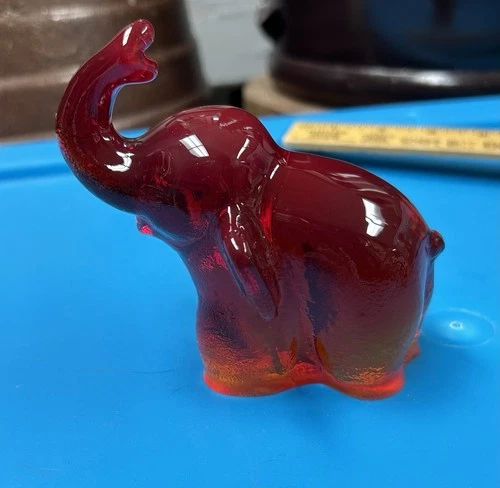 Fenton Glass Elephant Figurine, Red/Amberina, Very Beautiful
