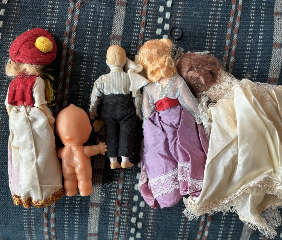 Lote ecléctico de muñecas vintage: 3 moda, 1 bisque, 1 kewpie Foto 3 de 4