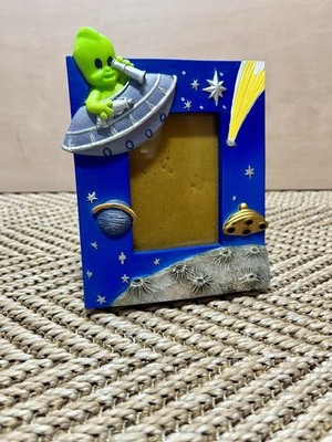 Vintage Alien Harz bemalter Fotorahmen von Regency Fine Arts Raumschiff Wissenschaft F