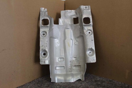 Mercedes W212 Abschirmung über Katalysator A2126828371