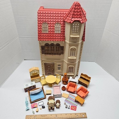 Calico Critters RED ROOF TOWER HOME w/ Chocolate Lab Family + Elevator Furniture