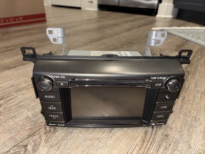 Toyota Radio & Display Receiver Assembly 86140-0R040 & Radio Extension Box 86100