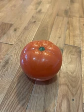 Hutzler Tomato Saver Keeper Storage Container - Keeps Fresh Longer