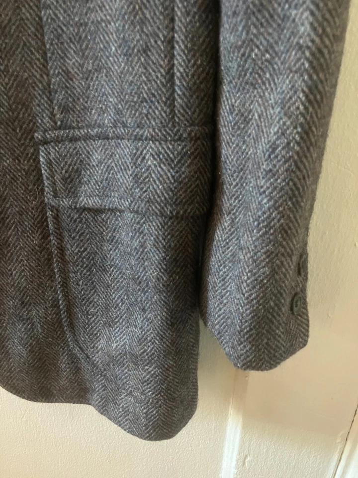 Vintage Brooks Brothers 41 ML Charcoal Gray Navy Blue Herringbone Tweed Blazer - Image 4 of 4