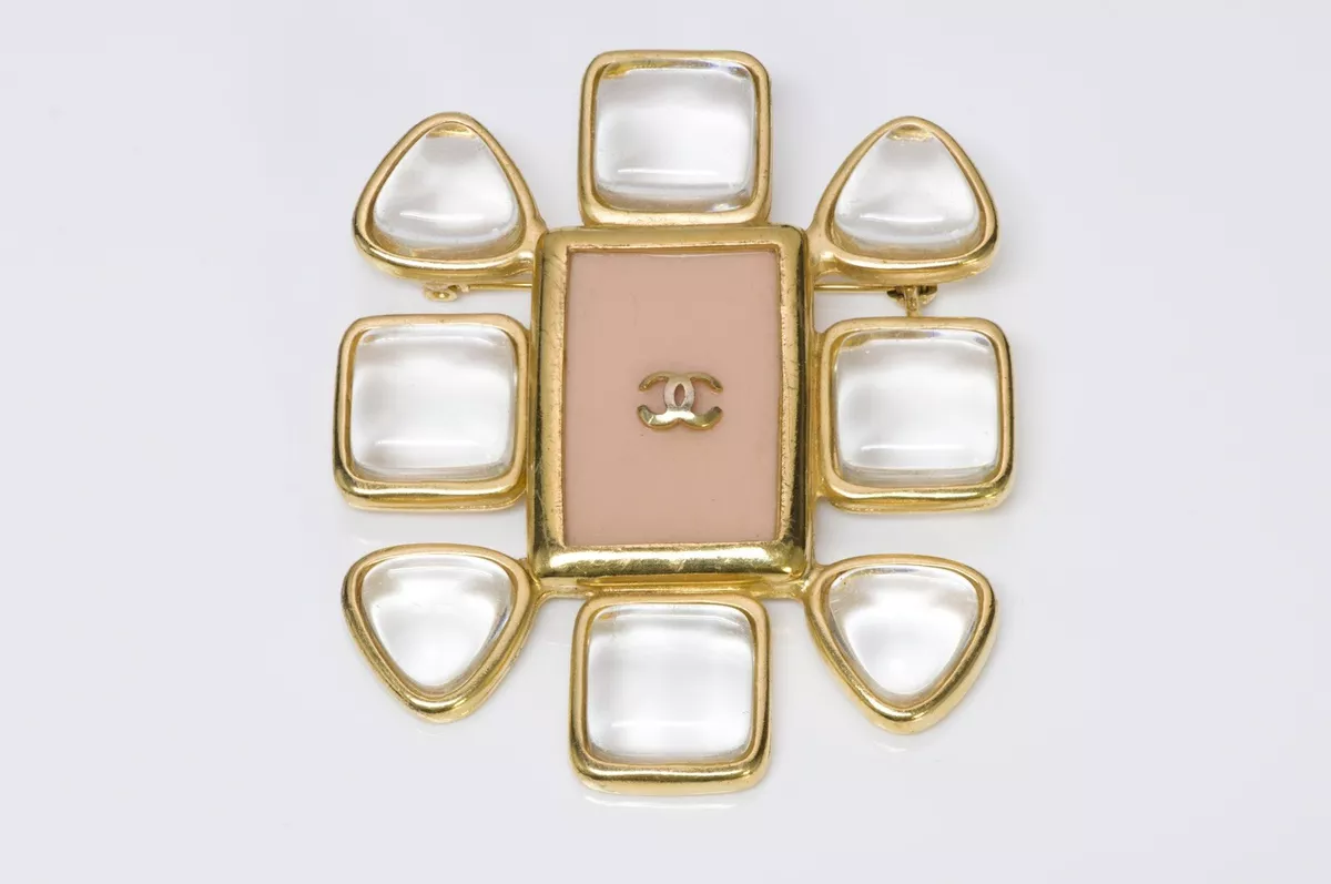 brooch chanel pink