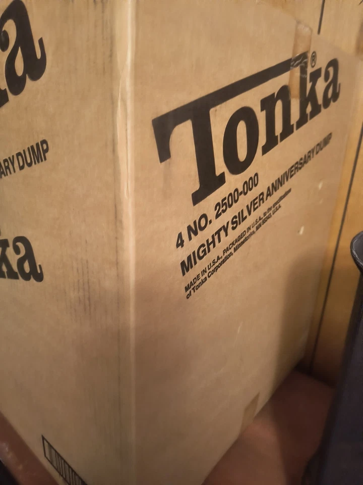 Camiones volquete Mighty Tonka estuche completo de fábrica. Camiones Aniversario 1990 Originales 4 Foto 3 de 4