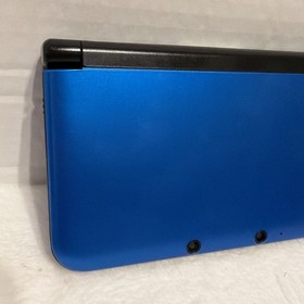 Nintendo 3DS XL Blue W/ Charger 4GB SD Super Mario 3D Land Great Condition