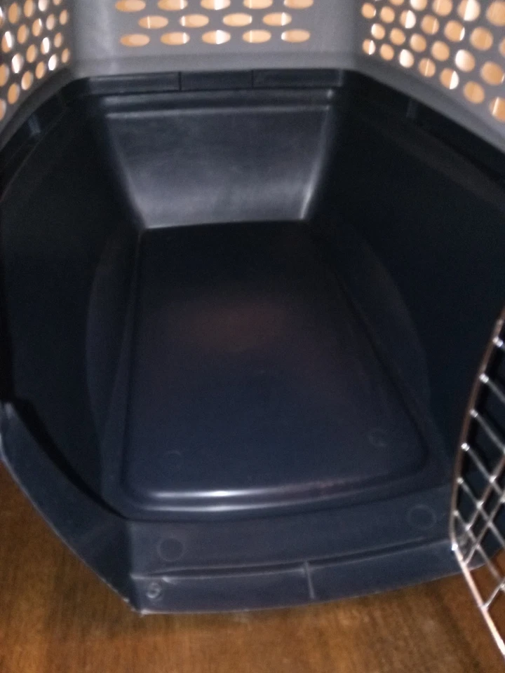Sparingly Used Petmate Kennel  Cab  Excellent  Çondition Extra Çlean. - Image 4 of 4