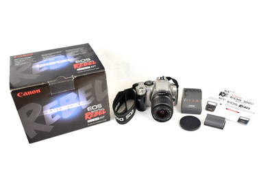 Vtg Canon Digital Rebel DSLR Camera w/ EF-S 18-55 Kit Lens and Charger TESTED