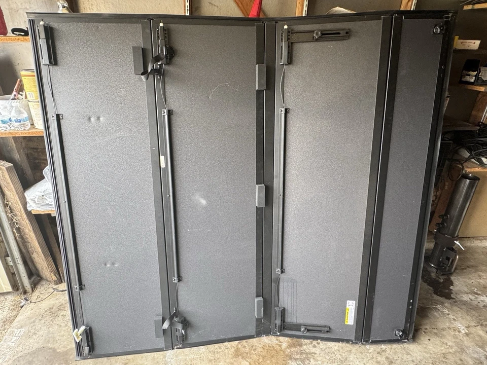 Tonneau Cover-SL, 69.3" Bed, Fleetside CRJR204 fits 07-10 GMC Sierra 1500 - Image 2 of 3