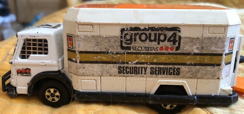 Matchbox Group 4 Securitas Ford Van, King Size K-19, Bullion Trailer & Man - Picture 2 of 10