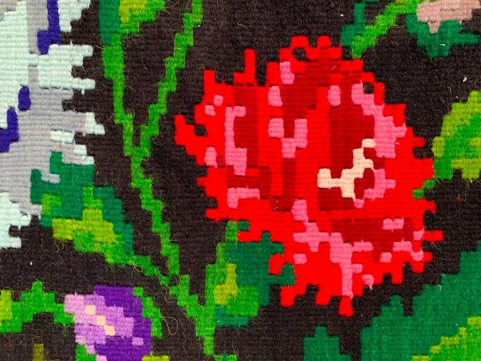 Винтажный шерстяной ковер ручной работы из румынской бессарабской розы 188x150 см - Изображение 4 из 4