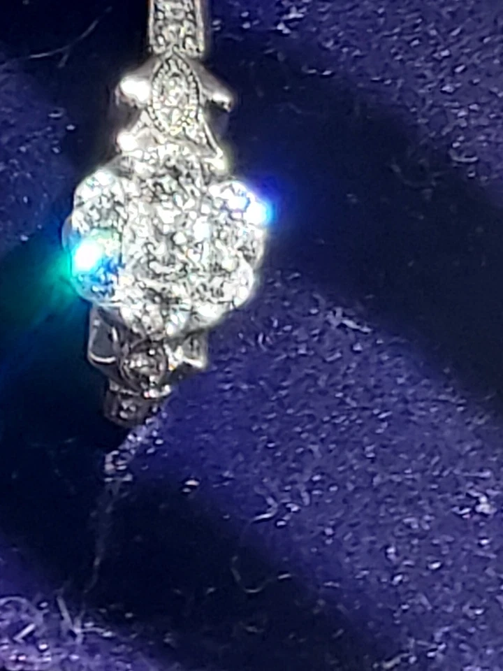 ANILLO DIAMANTES ORO 18K. Total 1 quilate. 2 puntos a cada lado. 13 diamantes en total. Foto 3 de 4