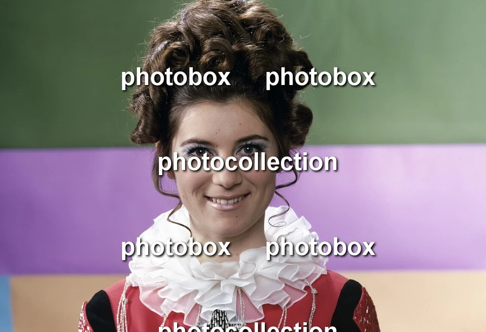 * Sheila - Exclusive PHOTO 1584 * - Photo 1/1