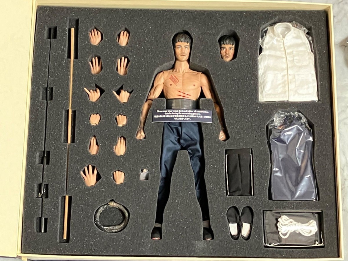 Hot Toys DX04 Bruce Lee Enter the Dragon 1/6 scale figure w