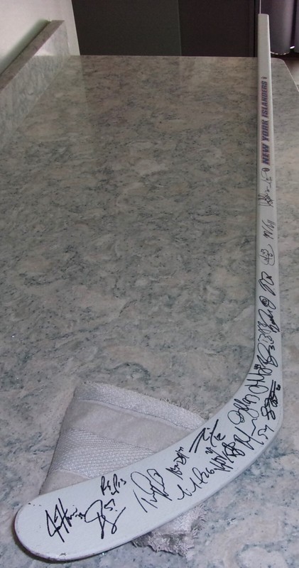 NEW YORK ISLANDERS 2011 TEAM SIGNED HOCKEY STICK JOHN TAVARES WEIGHT OKPOSO ETC!