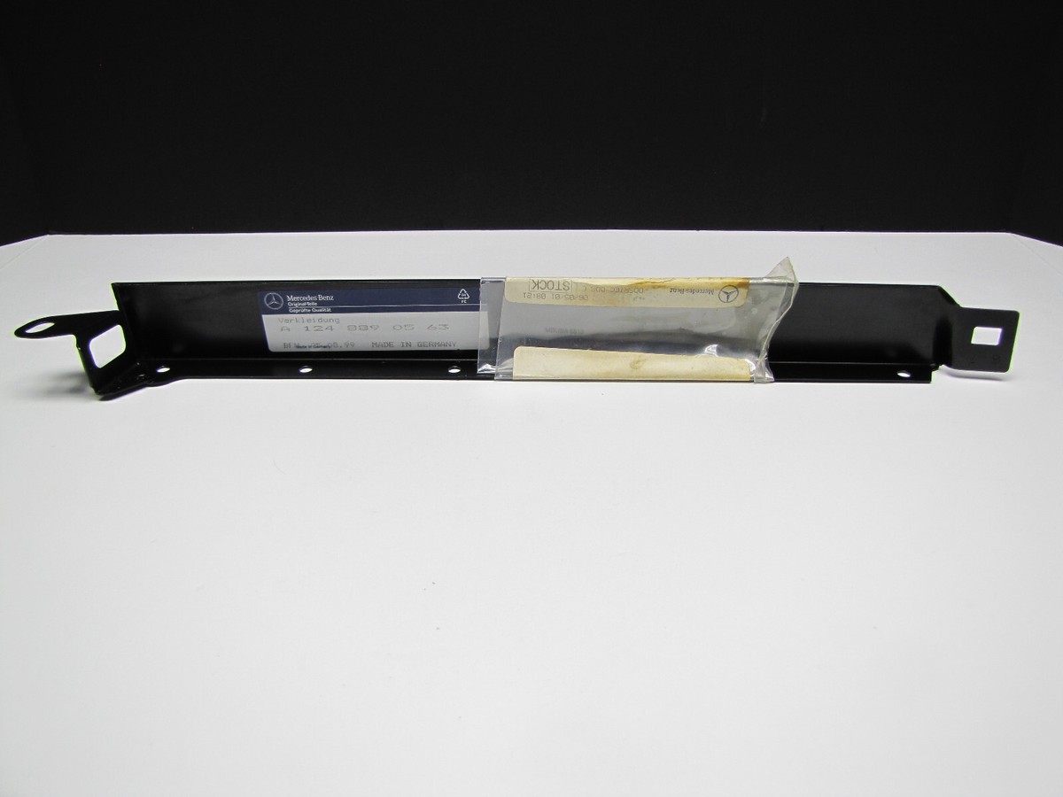いちか様　オーダー MERCEDES W124 Headlight Filler Panel 1248890563 and