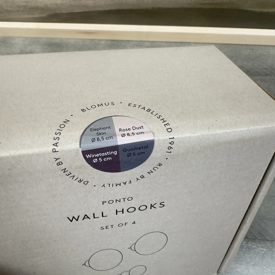 Juego de ganchos de pared West Elm Blomus Ponto multicolor/4 raspados leer nuevo en caja ob Foto 2 de 4