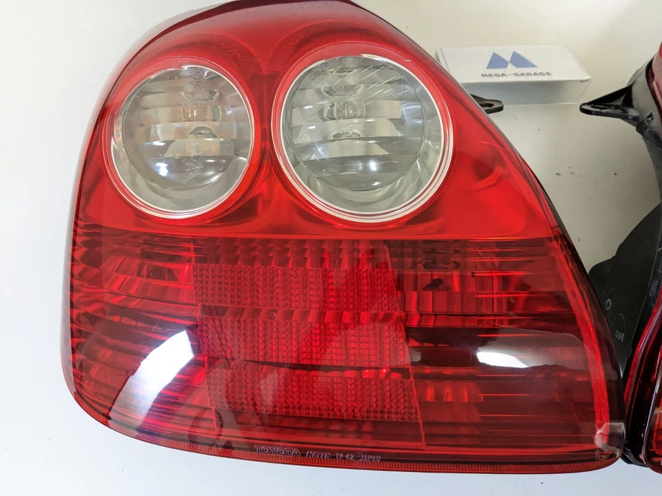 Toyota MR2 SPYDER MRS MR-S ZZW30 Tail Lights Rear Lamps Taillights 2002-2007 - Image 2 of 4