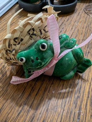 Puerto Rican - Pottery Tree Frog / coqui ceramic ornament with straw hat