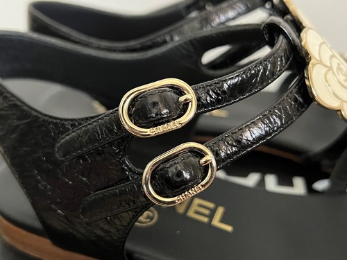 Chanel Camellia Flower CC Logo Black Leather Gladiator Flat Sandals 35 5 $1425 - Picture 13 of 17