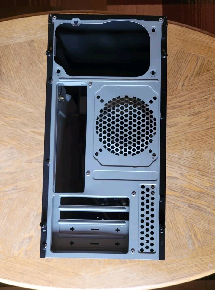 Rosewill RANGER - M MATX & ITX MicroATX Vintage Retro / Estuche para PC para Dormir Foto 3 de 4