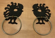 Set of 2 Rooster Chicken Towel Ring Holders Black Metal w/ Brass Rings Preowned