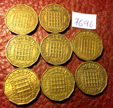 DATE-RUN OF 8 ELIZABETH II BRASS THREEPENCES 1953-1960 - JOB LOT 7696