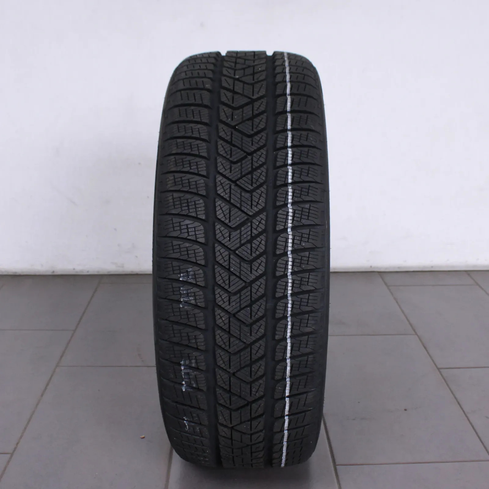 1X NEU 235 55 R19 101T AO PIRELLI SCORPION WINTERREIFEN AO DOT. 3525