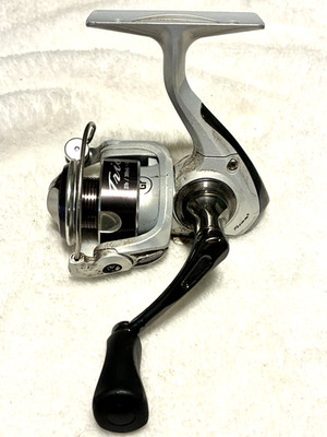 Nice Pflueger Trion TRI20 Ultra Light Spinning Fishing Reel