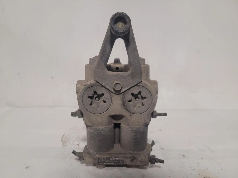 Bomba ABS usada e conjunto de motor serve: 1989 Volvo Volvo 760 grau de montagem de bomba - Imagem 2 de 4