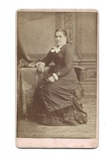 Y1079/CDV photo woman with crinoline Aug. Schroeder, Milwaukee Wisconsin c.1890