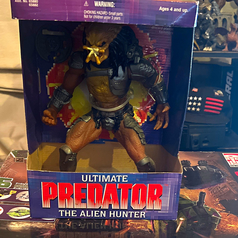 Kenner Ultimate Predator The Alien Hunter 10 in Figure - Predator Franchise