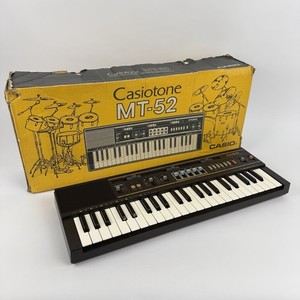 Vintage Casio MT-52 Keyboard Casiotone Synthersizer Drum Machine Portable 44 Key