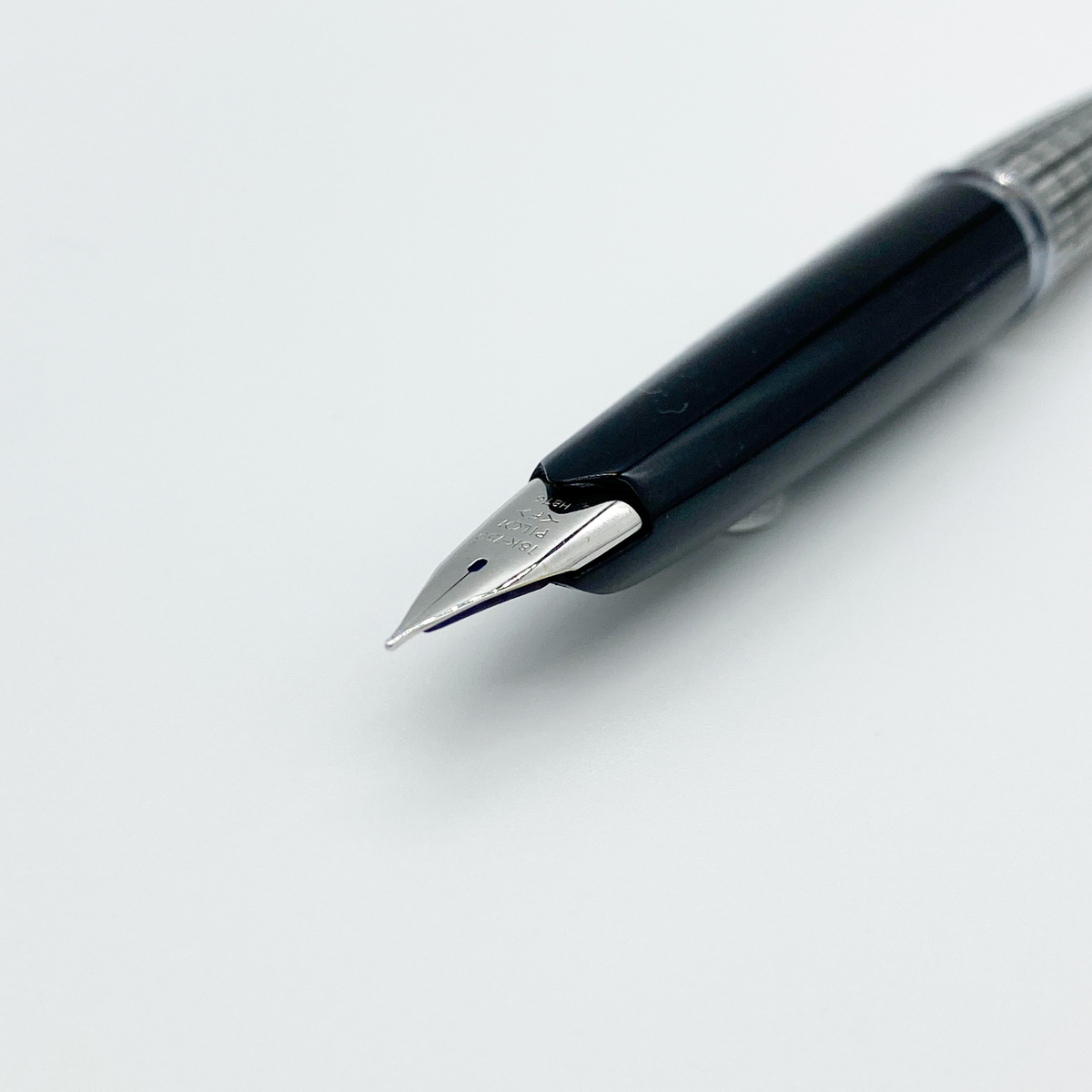 PILOT 万年筆 Elite 全格子 F字　18K PILOT Elite Fountain Pen 18K F Nib Crosshatch Steel Vintage Japan