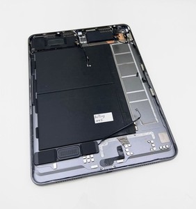 Ori Apple  iPad Air 5 Gen. A2588  Akkudeckel Ink Akku 100% Buzzer