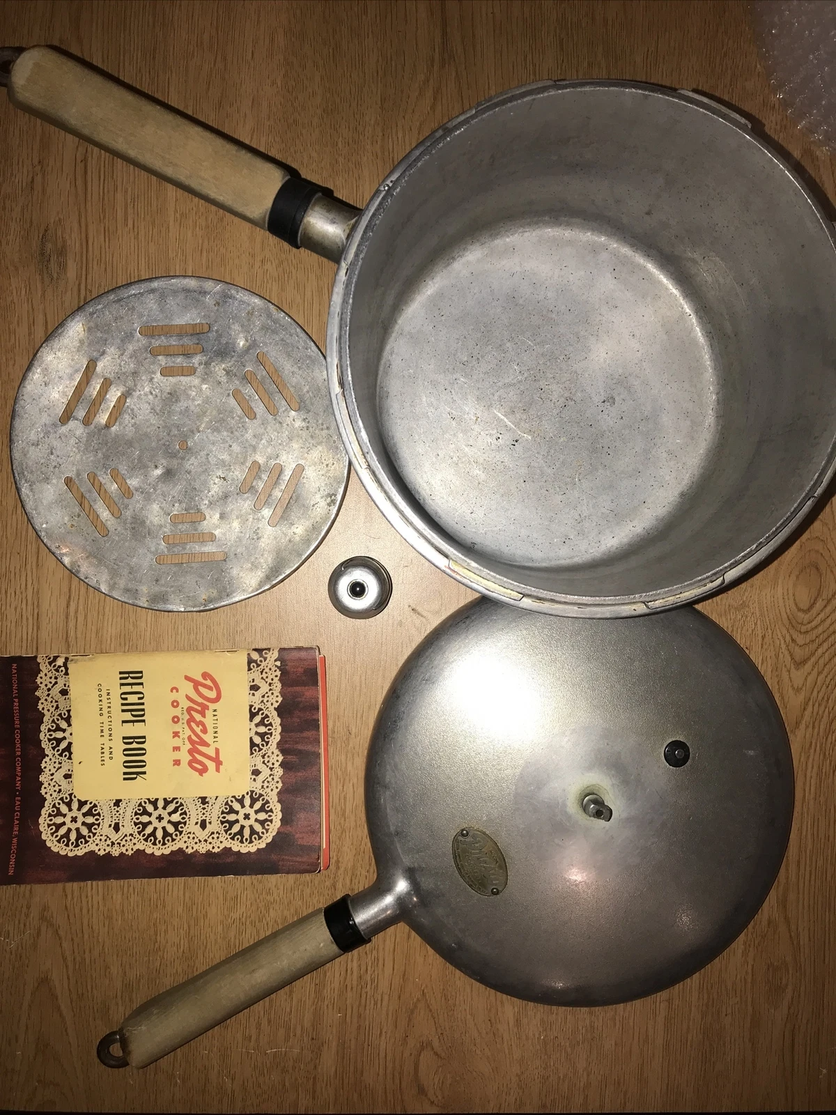 Original 4Qt Presto Pressure Cooker With Original Insert And Cookbook