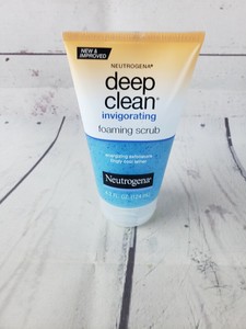 deep clean foaming scrub