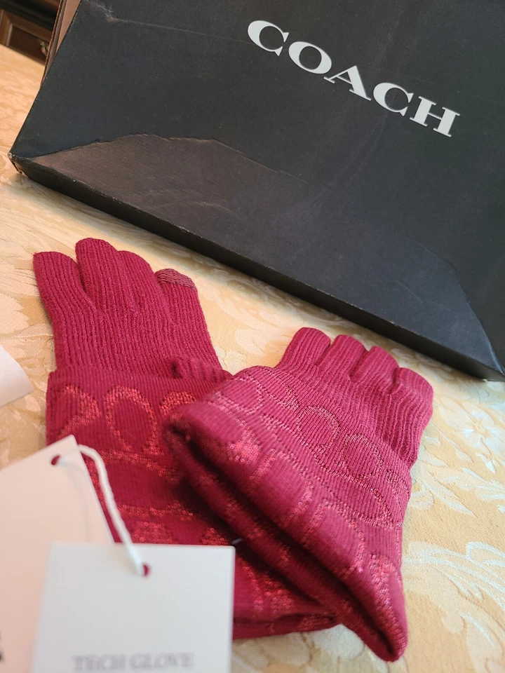 $150 Coach Limited Edition Knit Logo Casual Glove Merino Wool Cherry  Red - Image 2 of 4