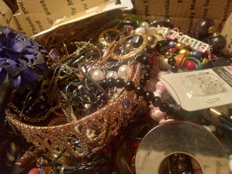 Лот товаров 10 фунтов бижутерия сломанная запутанная перепрофилированная ремонт рукоделие лот 34 - Изображение 2 из 4