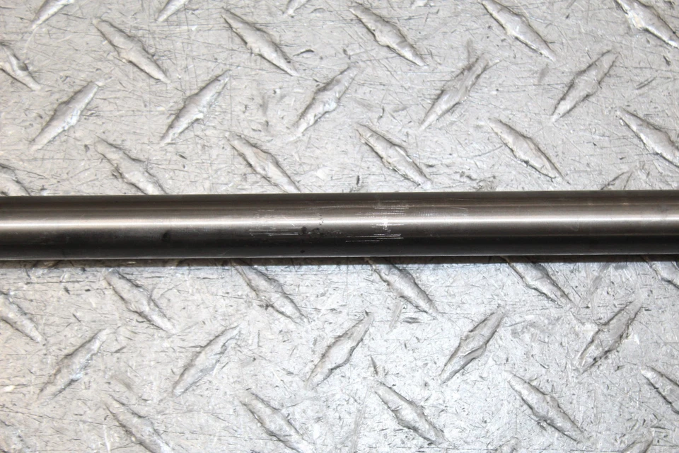 1996 YAMAHA VIRAGO 750 XV750 REAR AXLE BACK WHEEL RIM PIVOT BOLT AXEL - Imagem 3 de 4