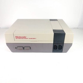 Nintendo NES Console Bundle 2 Controllers Zapper Mario Duck Hunt Cleaned