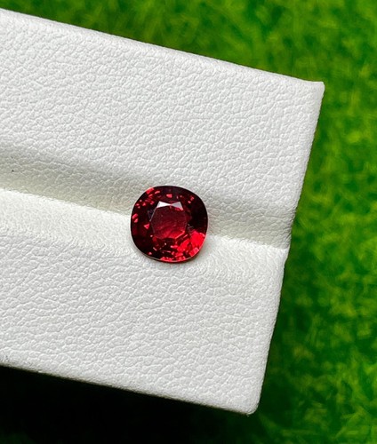 1.62CT WONDERFUL UNIQUE HI-END HOT RED 100% NATURAL UNHEATED RED SPINEL - Picture 2 of 5