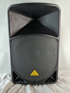 behringer 1000 watt powered speaker