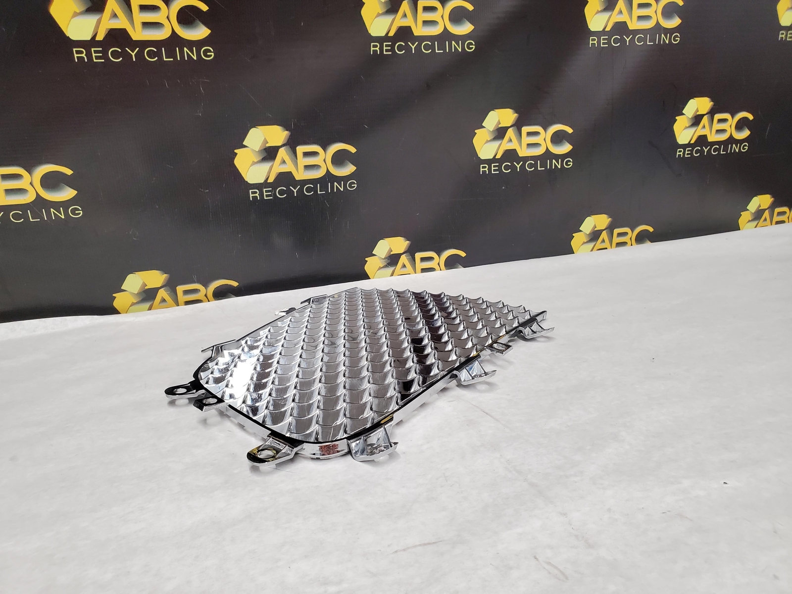 2007 Bentley Flying Spur Radiator Grille Chrome (3W0.853.683) BENTLEY 07 OEM