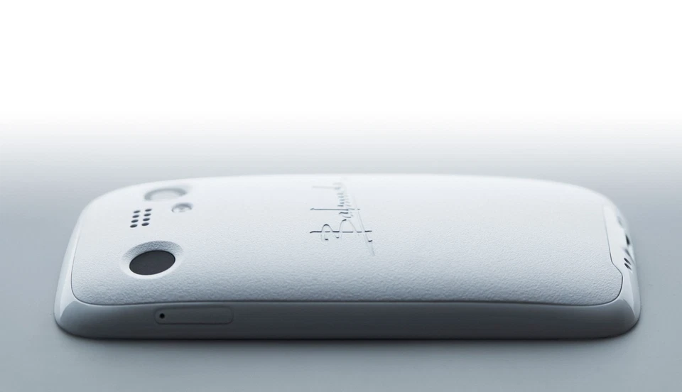 Balmuda Phone, Compact, 5G, 128GB, 4.9 inch Display, Android, White *UK STOCK* - Image 3 of 4