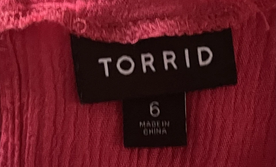 Túnica fluida completa delantera de encaje rojo fucsia TORRID para mujer talla 6 6X Foto 4 de 4