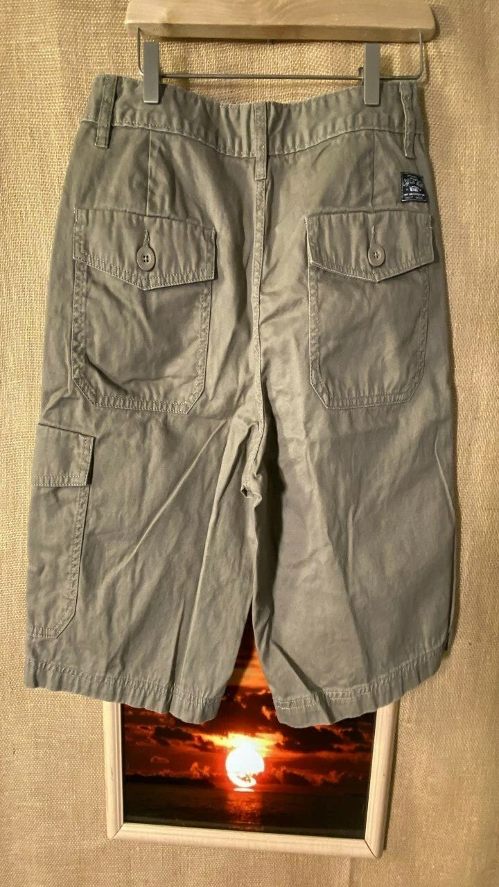 VANS men’s brown solid shorts size 30 back flap pockets 1-cargo pocket